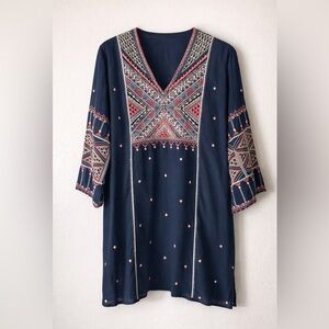 Johnny was woman’s embroidered 3/4 sleeve tunic top in navy